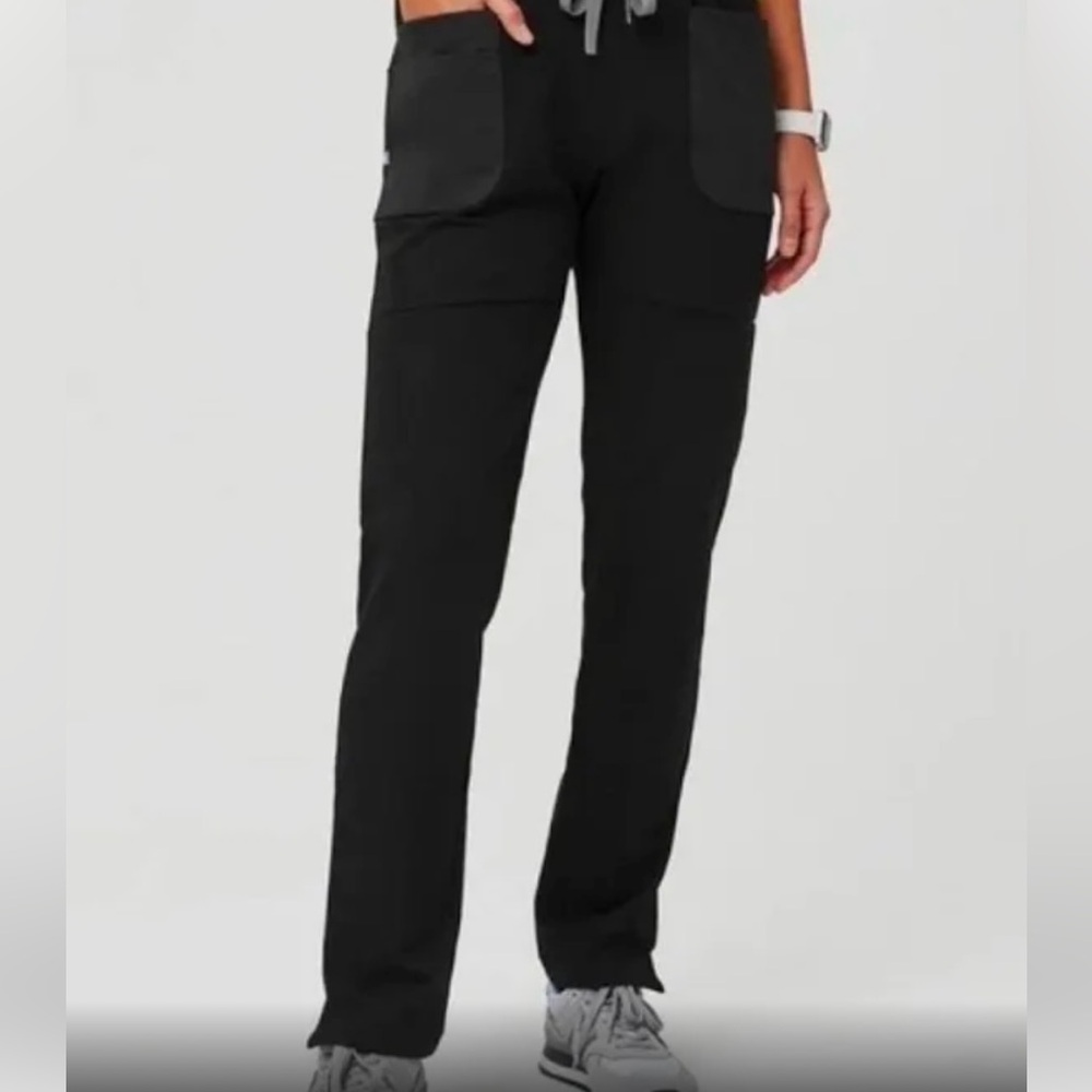Figs Mundri Limited Edition Slim Scrub Pants In Black Size M like new!